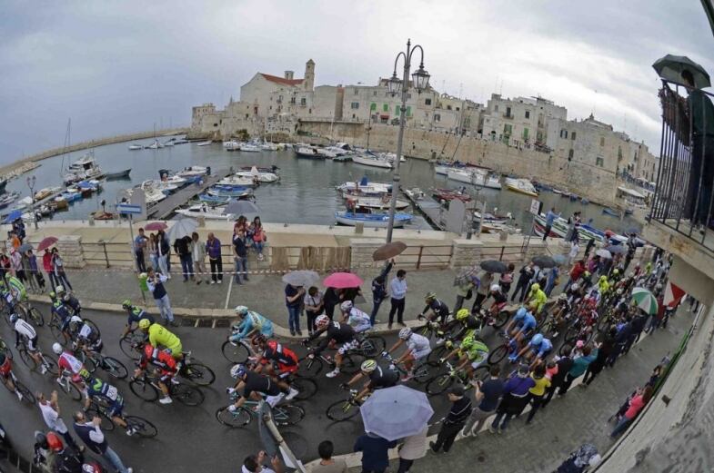 Fotogiro Mgzoom X Pioggia al Giro d'Italia 2014