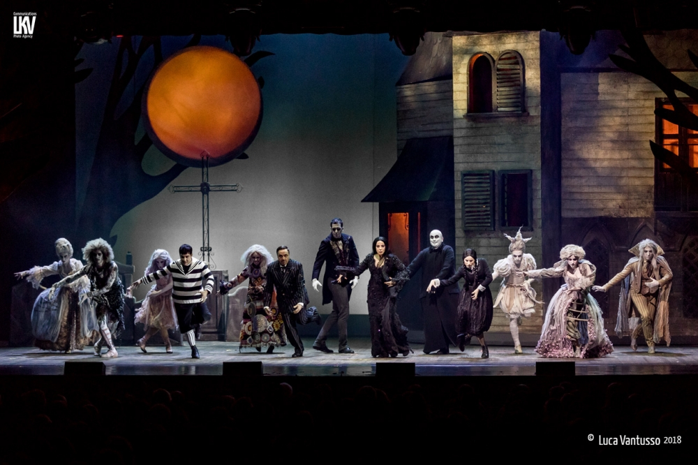 luca vantusso lkv famiglia addams logo da