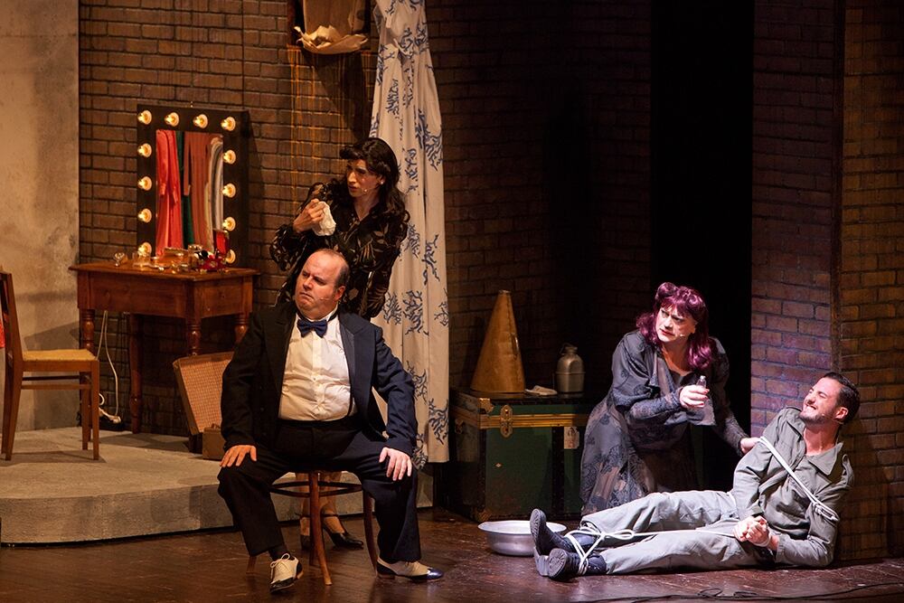 Risate sotto le Bombe