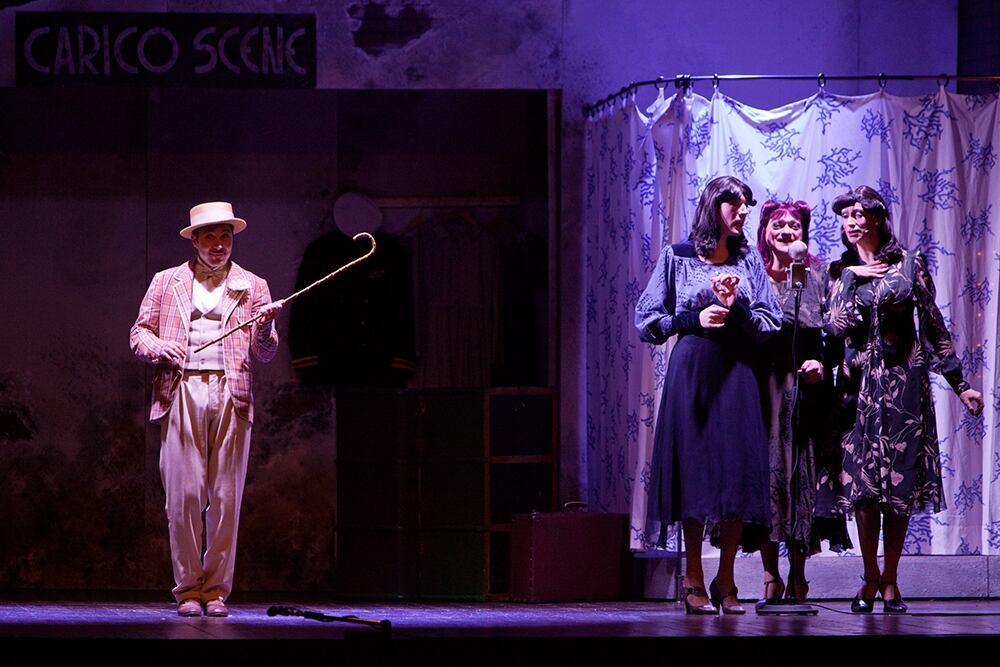 Risate sotto le Bombe Foto © Luca Piva