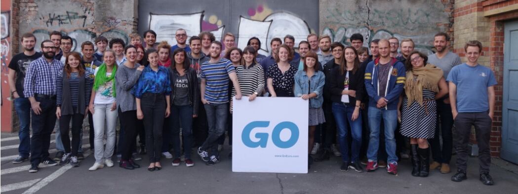 Goeuro Team August Large X GoEuro
