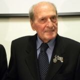 Alfredo Martini Mostra Orgoglioso La Spilla Dono Della Fci X 24-02-2011-alfredo-martini-mostra-orgoglioso-la-spilla-dono-della-fci-1024x768