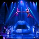 the-hole-show-tlas-supernenas-en-the-hole-bg