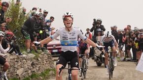 giro d italia women colle delle finestre copertina