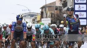 giro di sardegna volata copertina stretta