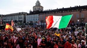 la vuelta partenza tifosi