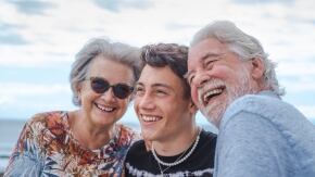 nonni e gen z shutterstock