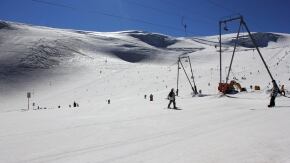 sciatori sul ghiacciaio