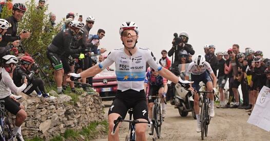 giro d italia women colle delle finestre copertina