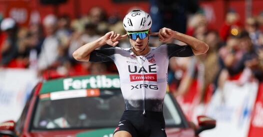 Ayuso Copertina ayuso copertina