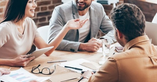 felicita al lavoro shutterstock jpg