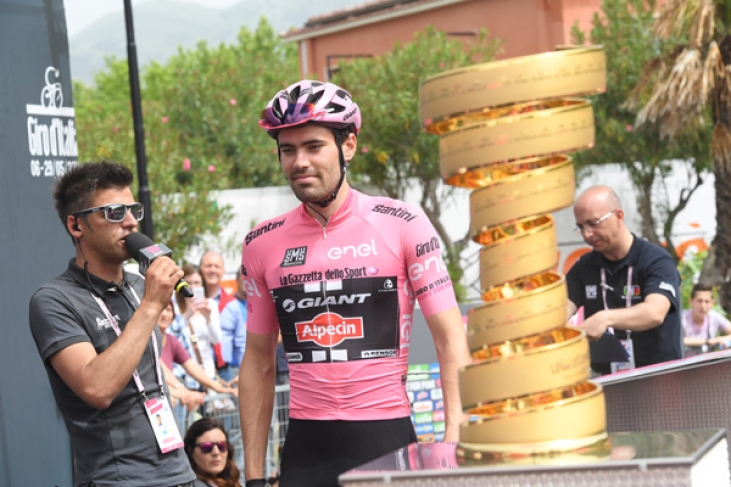 Dumoulin Tom Dumoulin alla partenza stamattina da Praia a Mare. PHOTO CREDIT: ANSA - PERI / DI MEO / ZENNARO
