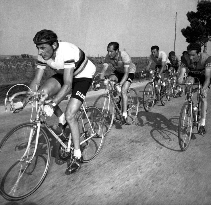fausto coppi followed by gino bartali giro del piemonte zon