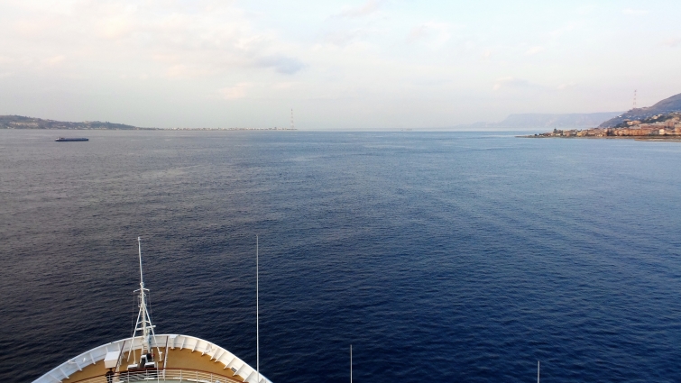 Passaggio nello Stretto di Messina