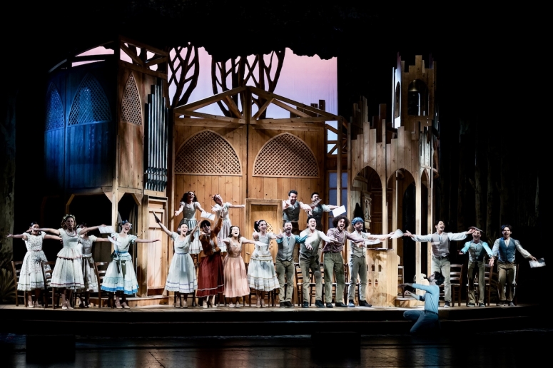 Aggiungi Un Posto A Tavola Politeama Genovese aggiungi un posto a tavola politeama genovese