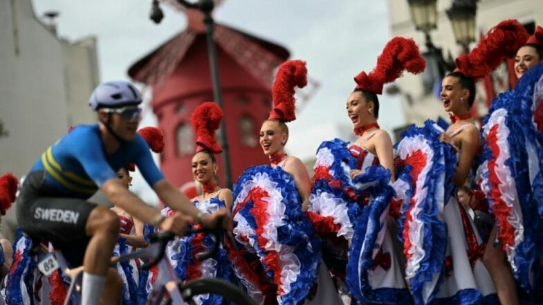 ultima tappa tour de france mouline rouge ovetto di colombo