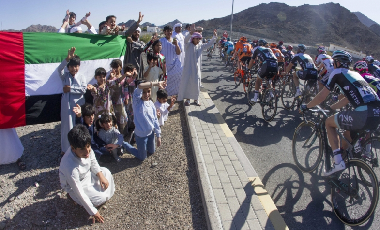 Clickbimbi X The pack is on the way of the third stage of the 2016 Dubai Tour cycling race over 172km from Dubai to Hatta Dam, United Arab Emirates, 05 February 2016. ANSA/CLAUDIO PERI