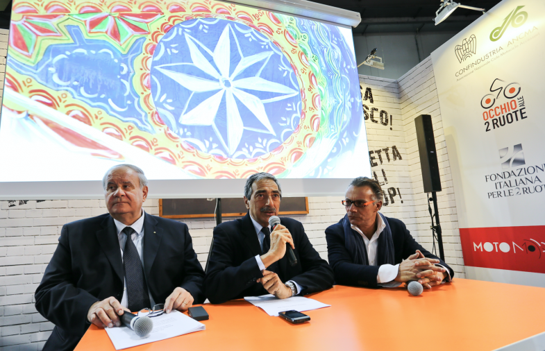 foto conferenza stampa novembre