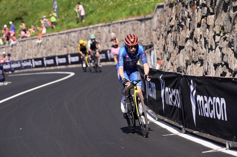 Al Ovetto di Colombo Giro d'Italia 2026 tappa Pila