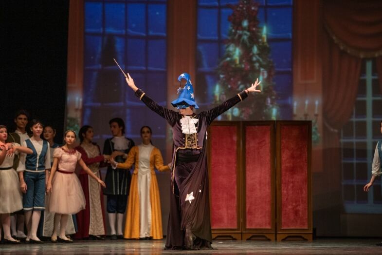 l accademia ucraina di balletto di milano porta in scena e clo schiaccianoci e d