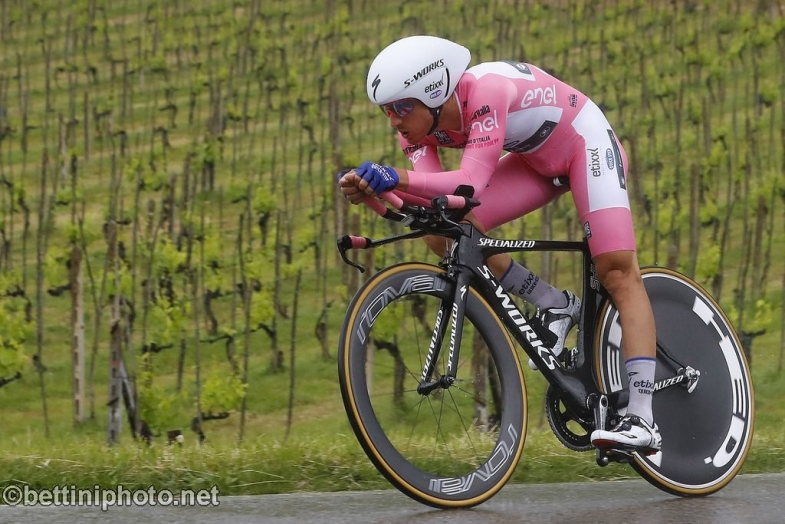 Bettiniphoto Px X Brambilla resta Maglia Rosa