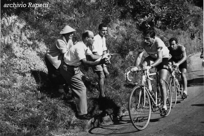 C Coppi Sulla Bocchetta X Circuito dell'Appennino 1955 Fausto Coppi e Nino Defilippis sulla Bocchetta