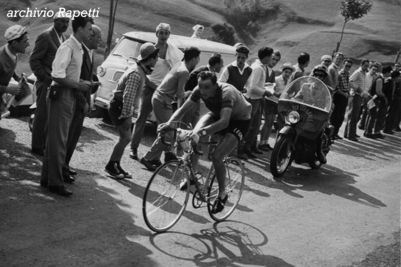 Baldini Sulla Bocchetta X Giro dell'Appennino 1957 Ercole Baldini sul Passo della Bocchetta