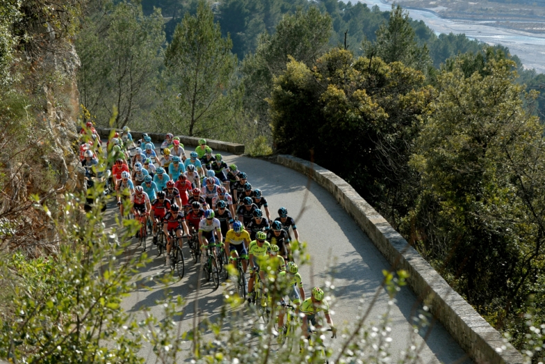 Paris-Nice 2016 - 12/03/2016 - Etape 6 : Nice / La Madone d'Utelle (177km) - le peloton