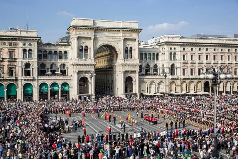 Corni Svizzera Duomo X Piazza del Duomo