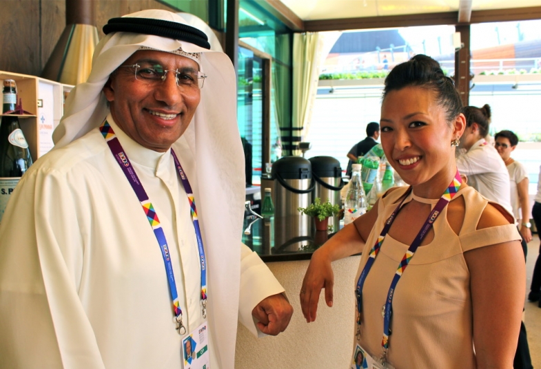 Mr Mazen Al Ansari with Sharon Yang, Head of Protocol of Usa Pavilion