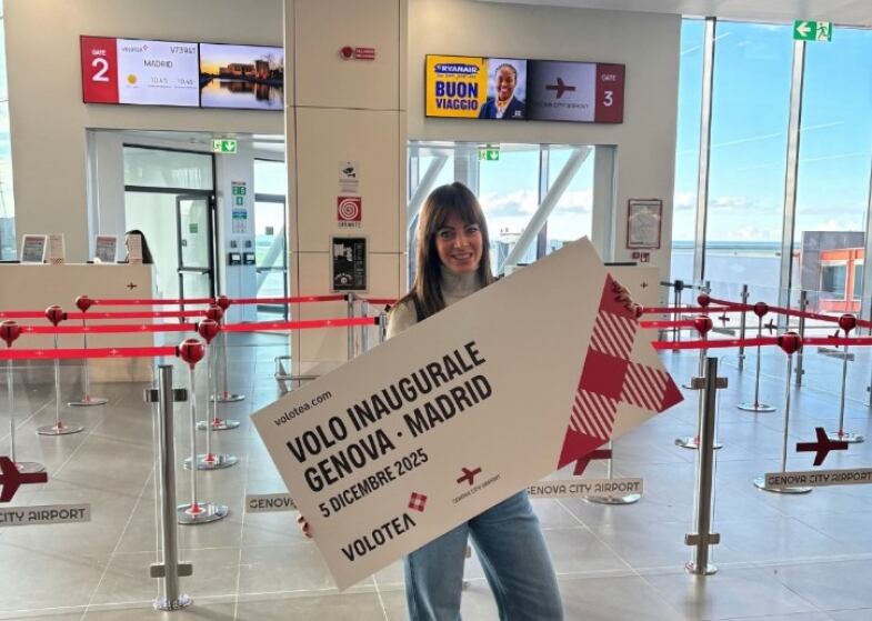 ragazza inaugurazione volotea
