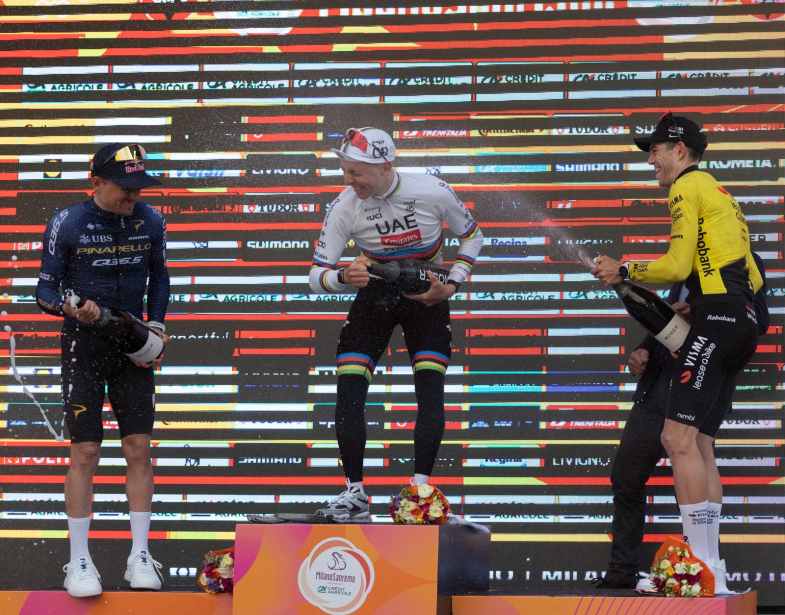 Tadej Pogacar Podio tadej pogacar podio