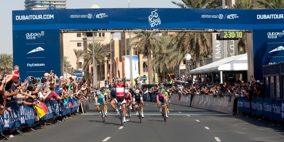 Larrivo Dellultima Tappa Dubai Tour Marcel Kittel X Marcel Kittel festeggia il primo posto al traguardo della quarta tappa del Dubai Tour. Dubai, Emirati Arabi, 8 febbraio 2014. ANSA/CLAUDIO PERICONI